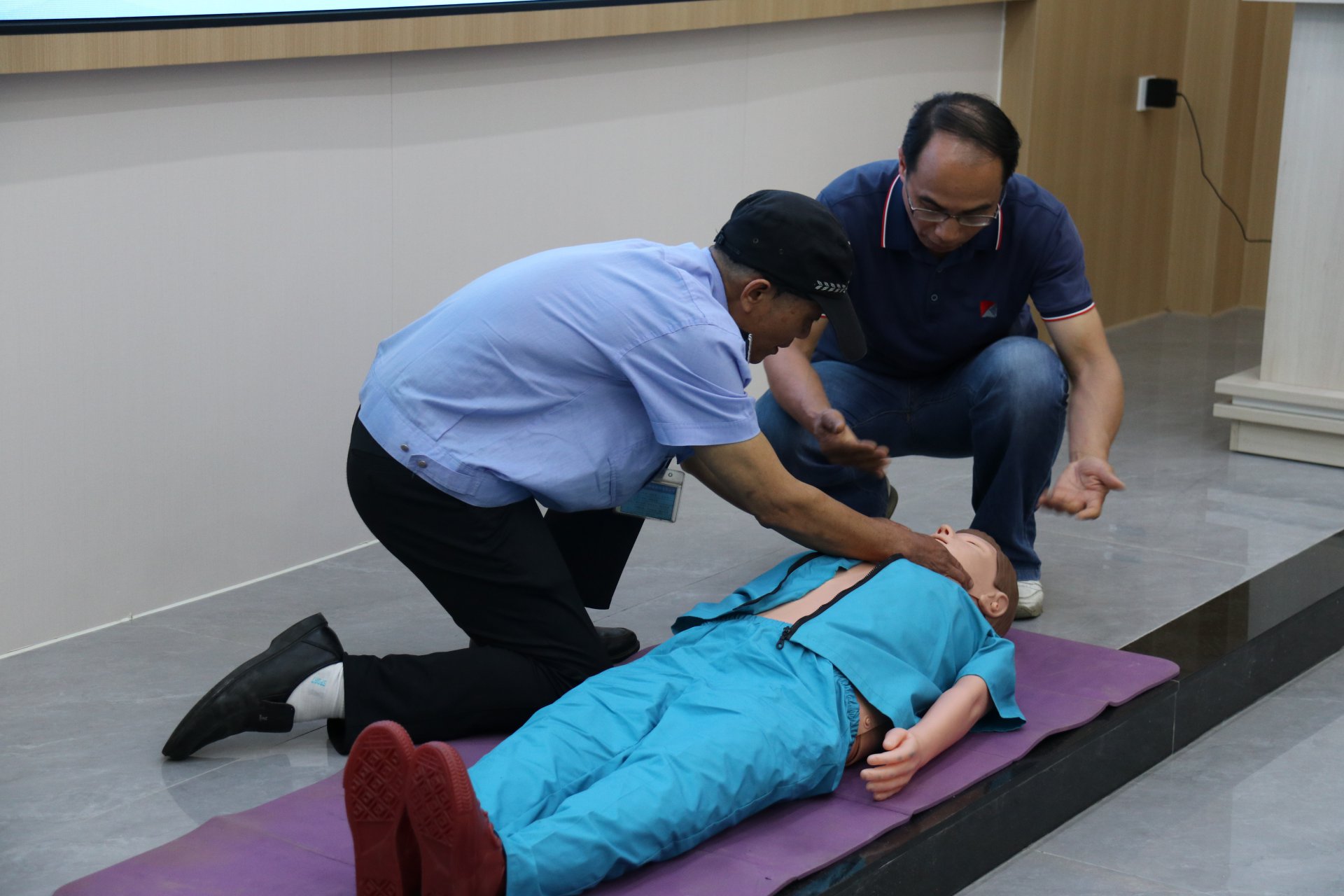 開展職業(yè)健康安全防范知識(shí)普及培訓(xùn)